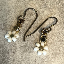 Load image into Gallery viewer, Blossom Earrings