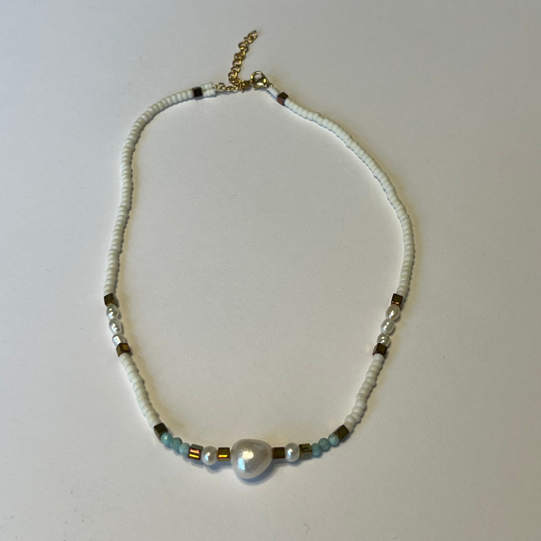 Summer Pearl Choker